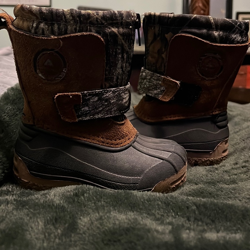 Ozark Trail toddler snow/rain boots